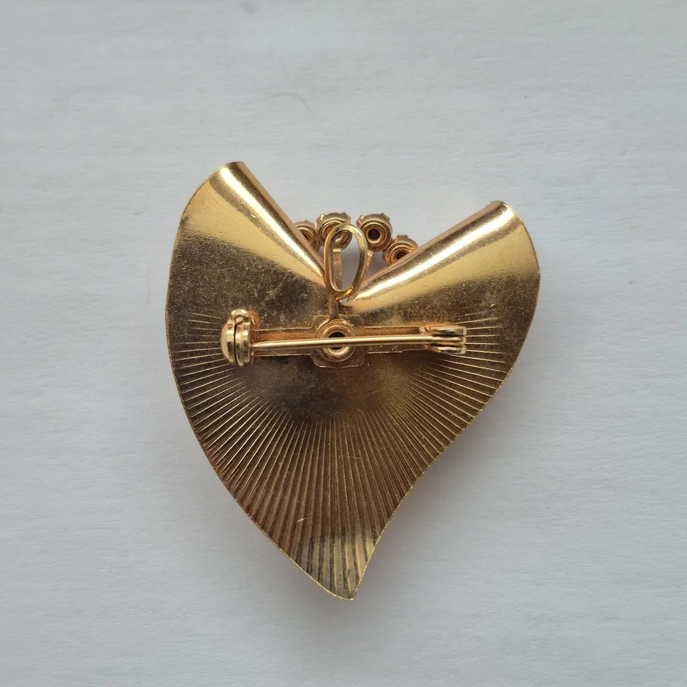 Vintage Gold Tone Starburst Heart Brooch Pendant